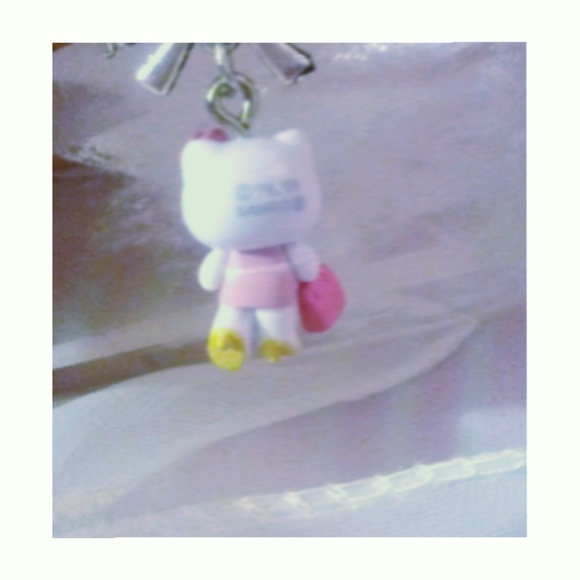 Adorable Hello Kitty Figure Necklace - Picture 4 of 4